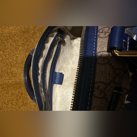 Gucci duffel bag/travel. Good for vacation/weekend getaway. unisex item. - Picture 6 of 9